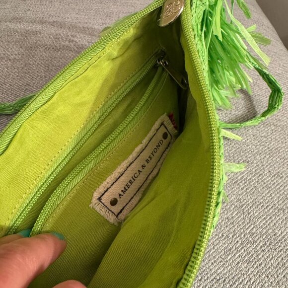 NWT Lime Green Straw Medium Sized Crossover Purse - Picture 6 of 7